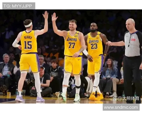 开拓者与湖人精彩对决国语录像回放尽享篮球盛宴